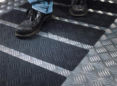 3M 610 Safety Walk Black 4-inch